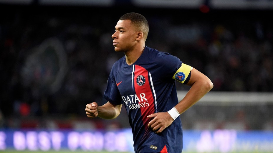 Spoluhráči rozveselili zraneného Škriniara. Mbappé dvoma gólmi poslal PSG medzi osem najlepších