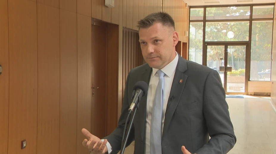 T. Tarabu presvedčila analýza, aby si vybral za dodávateľa právnych služieb svojho suseda. Tá však iba vzniká
