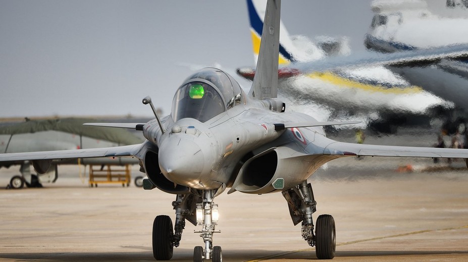 Nešťastie vo Francúzsku. Pri zrážke stíhačiek zahynuli dvaja príslušníci armády