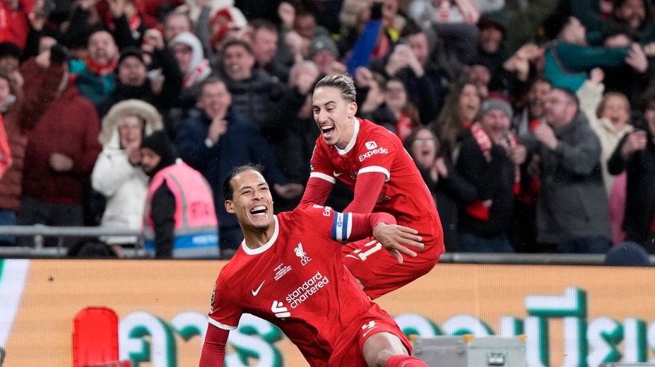 VIDEO: Liverpool oslavuje rekordný titul. Drámu na Wembley rozhodol v predĺžení Van Dijk