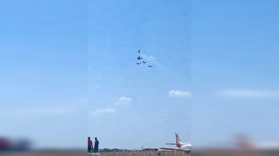 VIDEO: Nešťastie počas leteckej šou na juhu Portugalska. Zrážku akrobatických lietadiel jeden z pilotov neprežil