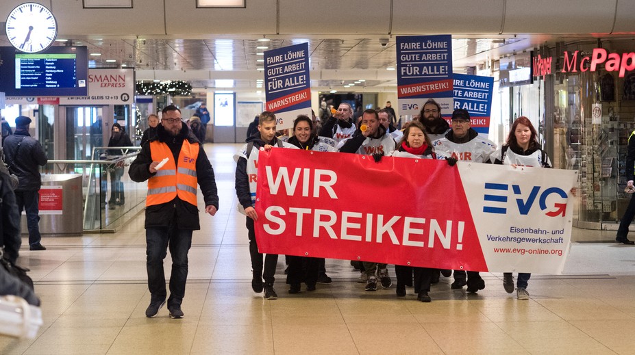 V celom Nemecku sa zastavila diaľková železničná doprava