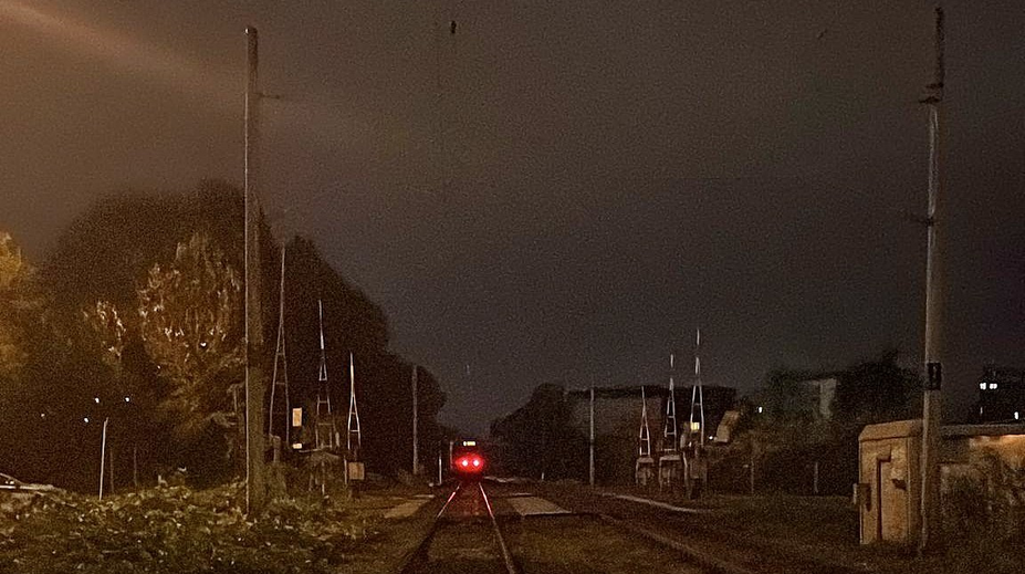 V Petržalke neprežil muž zrážku s vlakom. Údajne sa po koľajniciach pohyboval po štyroch