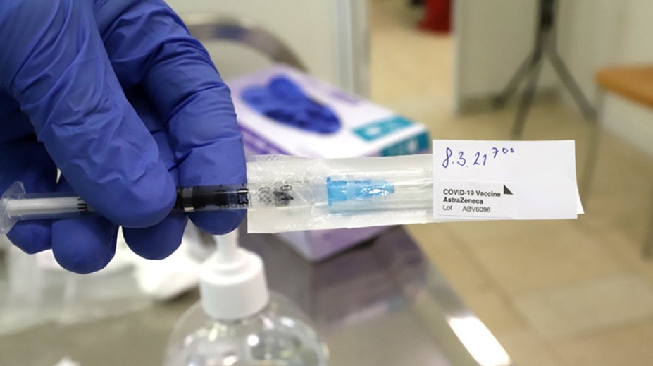 Očkovanie vakcínou AstraZeneca pozastavili už aj Nemecko, Francúzsko i Taliansko