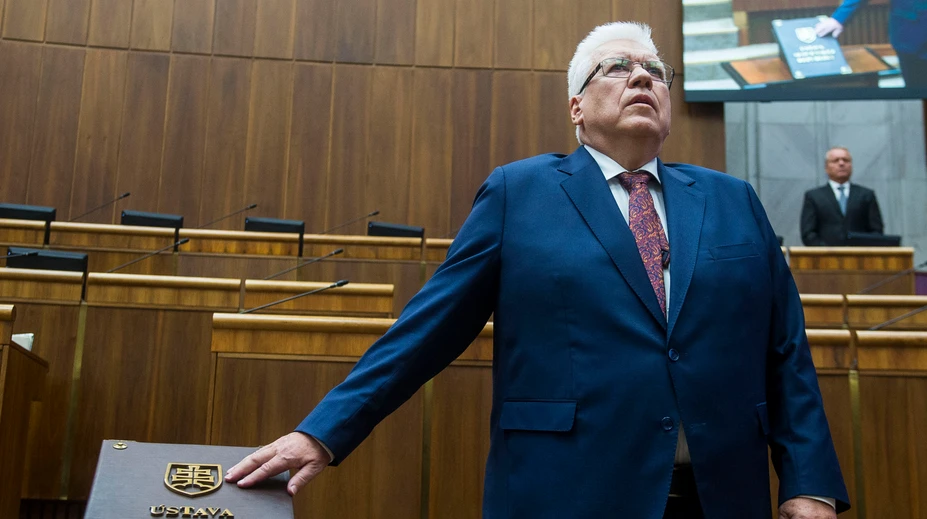 Poslanca za SNS fyzicky napadli. Ruší stretnutie s voličmi