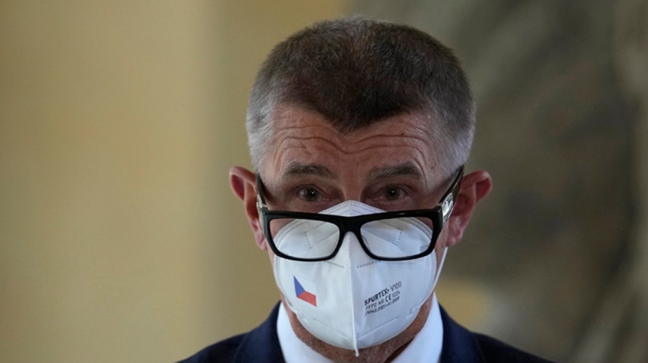 Krik v predvolebnej debate v Česku. Kandidáti na premiéra sa pohádali hneď v úvode