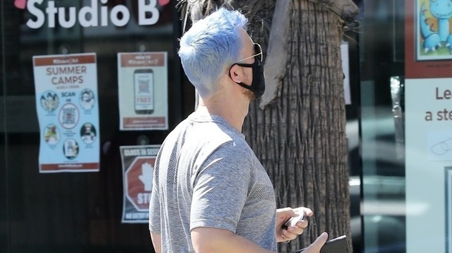 Idol tínedžeriek bude otcom. S manželom čaká dvojičky