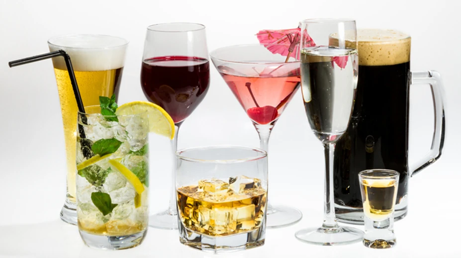 Pite drinky podľa znamenia: Škorpióni milujú rum, Ryby plávajú v gine