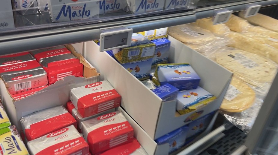 Za maslo platíme stále viac. Zisťovali sme, či jeho cena pôjde dolu