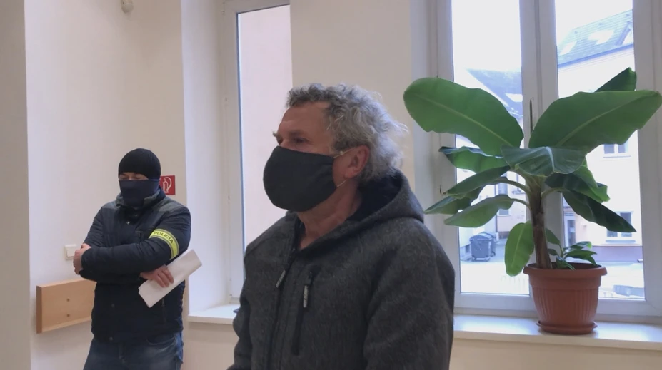Za krádež dvojeurového hamburgera hrozí Martinčanovi 15 rokov za mrežami