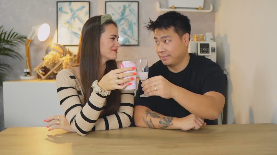 Jej videá sa stali virálnymi. Andrea do nakrúcania ochutnávok jedál zapája aj svojho manžela