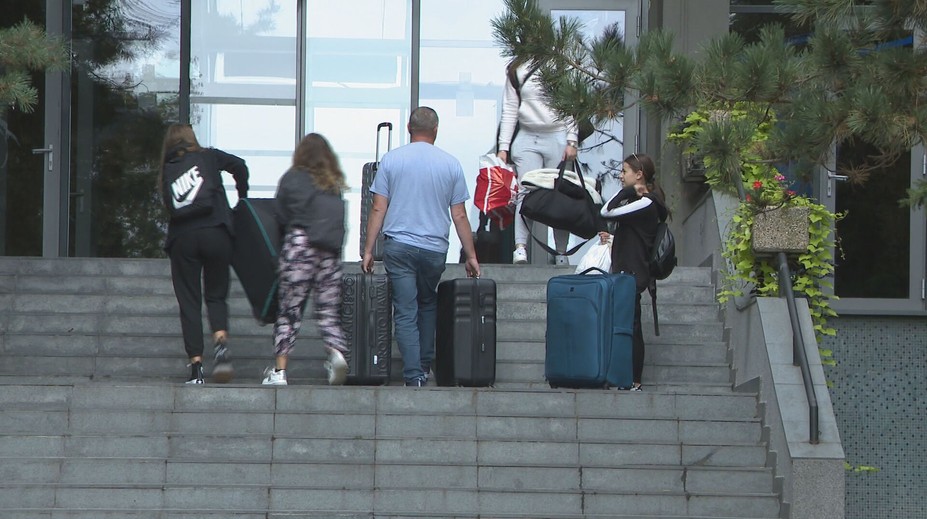 Tisíce študentov v Bratislave zostali bez ubytovania. Pre rekonštrukciu internátov sú odkázaní na drahé nájmy