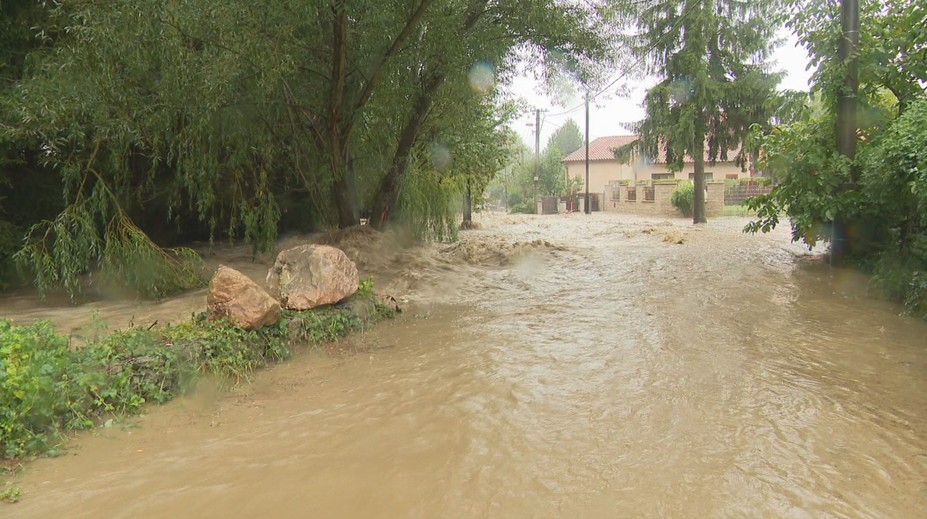 Obce pod Karpatami postihla povodeň, akú si tam nepamätajú. Z potokov sa stal nekontrolovateľný živel