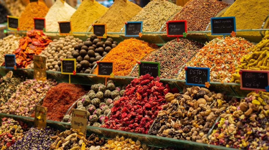 Katastrofálne výsledky kontroly kávy a čaju u našich susedov. Niektoré produkty obsahovali cement a perie