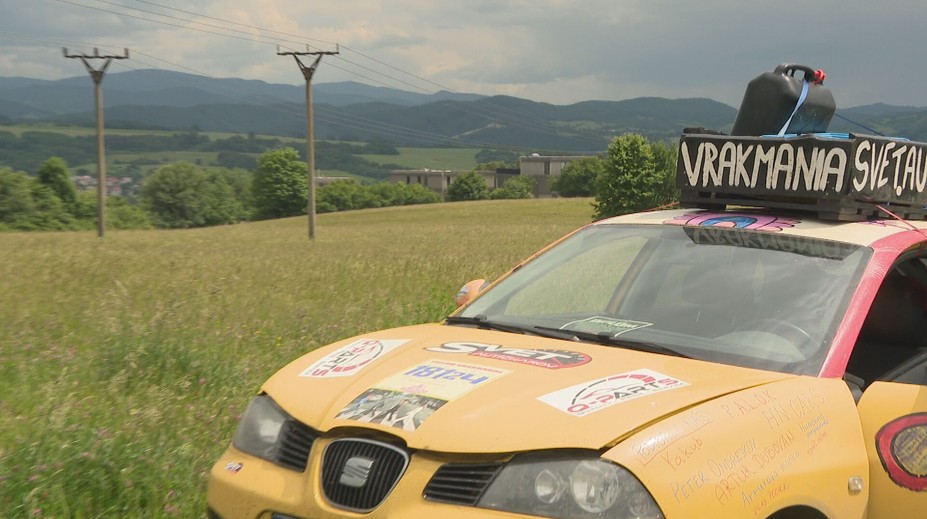 Bláznivá jazda dobrodruhov: Od výpovede v práci až po trúbenie na Albáncov