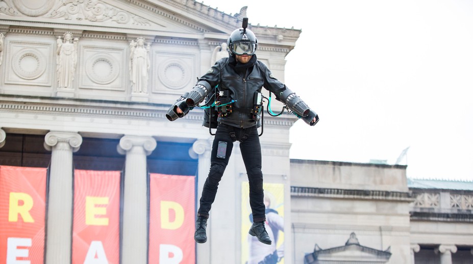 VIDEO: Lietajúci muž sa vznášal v Prahe ako Iron Man