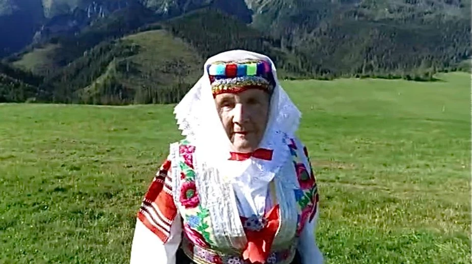 Zomrela prvá slovenská modelka. Rodáci sa s ňou rozlúčili na cintoríne v Ždiari