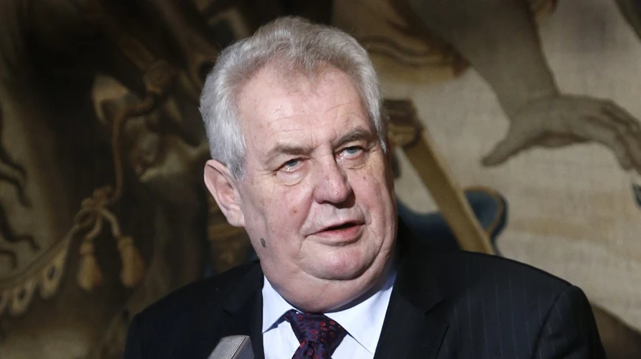 Zeman v Lidiciach varoval pred neonacizmom. Spomenul aj Kotlebu