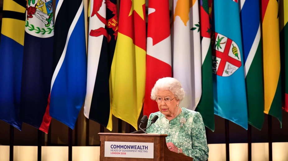 Britská kráľovná podporila Charlesa ako svojho nástupcu