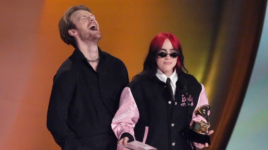 Grammy 2024 sú rozdané. Cenu za najlepšiu skladbu roka získala Billie Eilish