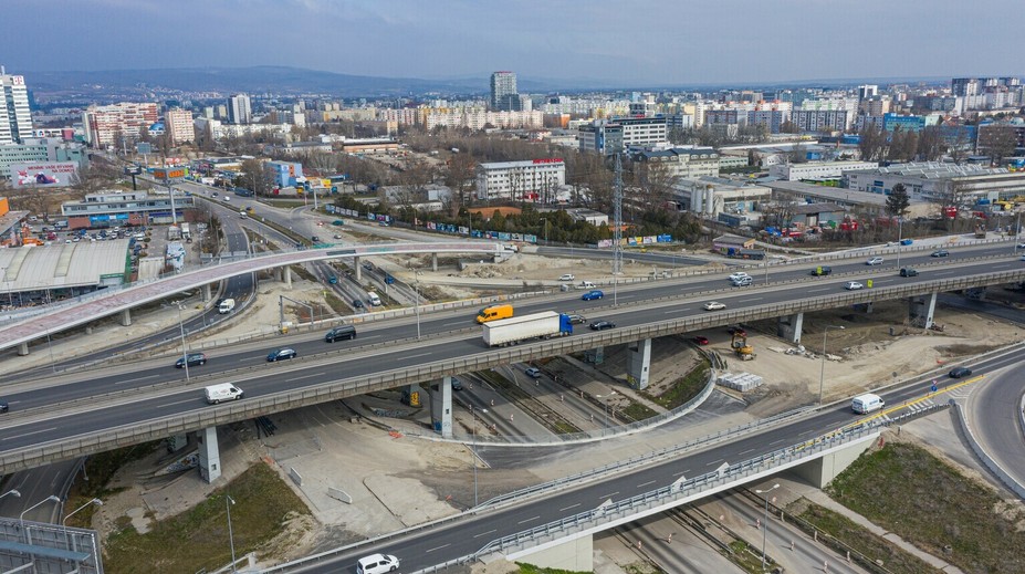Otvorili ďalší úsek obchvatu! Úsek R7 od križovatky Bratislava-Juh po križovatku Bratislava-Nivy