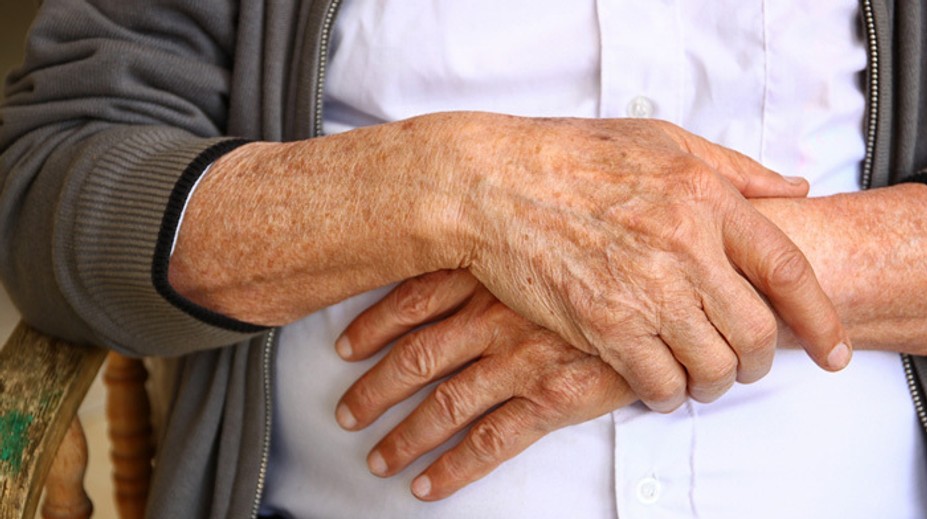 Starček naletel podvodníkom, ukradli mu 9300 eur