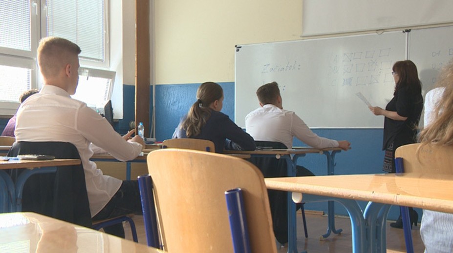 Deviataci a gymnazisti absolvovali Testovanie 9. Tu sú otázky, zvládli by ste ich?