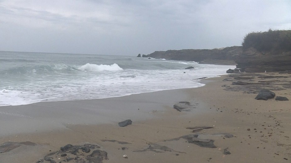 Ignorovali výstrahy. V rozbúrenom mori pri pobreží Francúzska zahynulo najmenej 9 ľudí