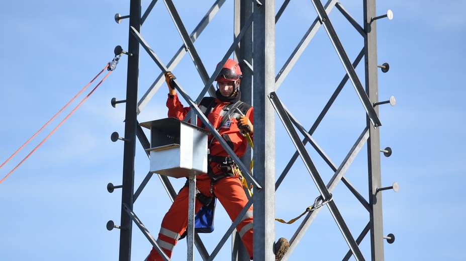 Pre zlé počasie zostali bez elektriny tisícky domácnosti na strednom a východom Slovensku