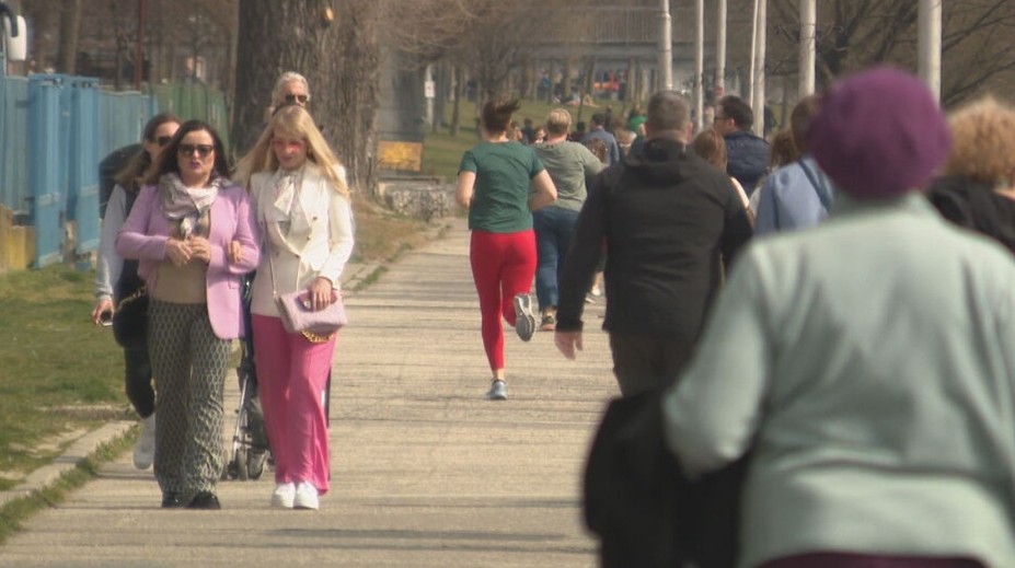 Takmer každý vie, že by mal denne urobiť 10-tisíc krokov. S týmto číslom však neprišla veda, ale reklama
