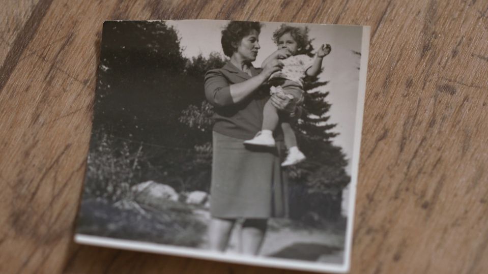 Jana so svojou tetou krátko po adopcii