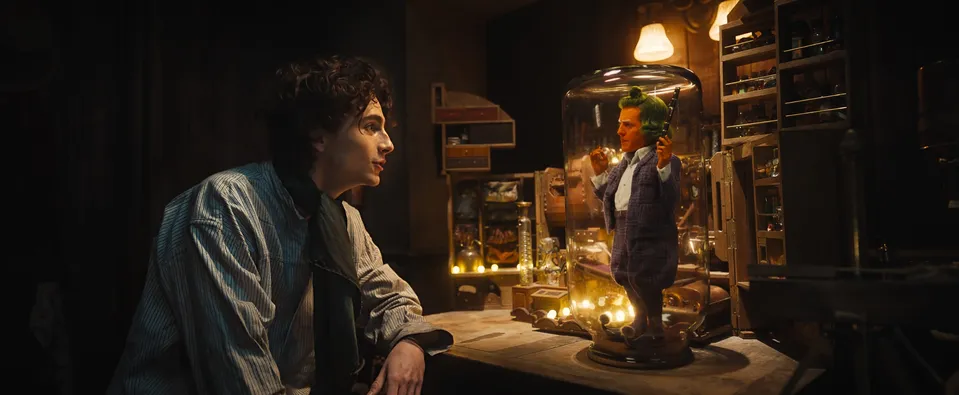 Timothée Chalamet a Hugh Grant vo filme Wonka