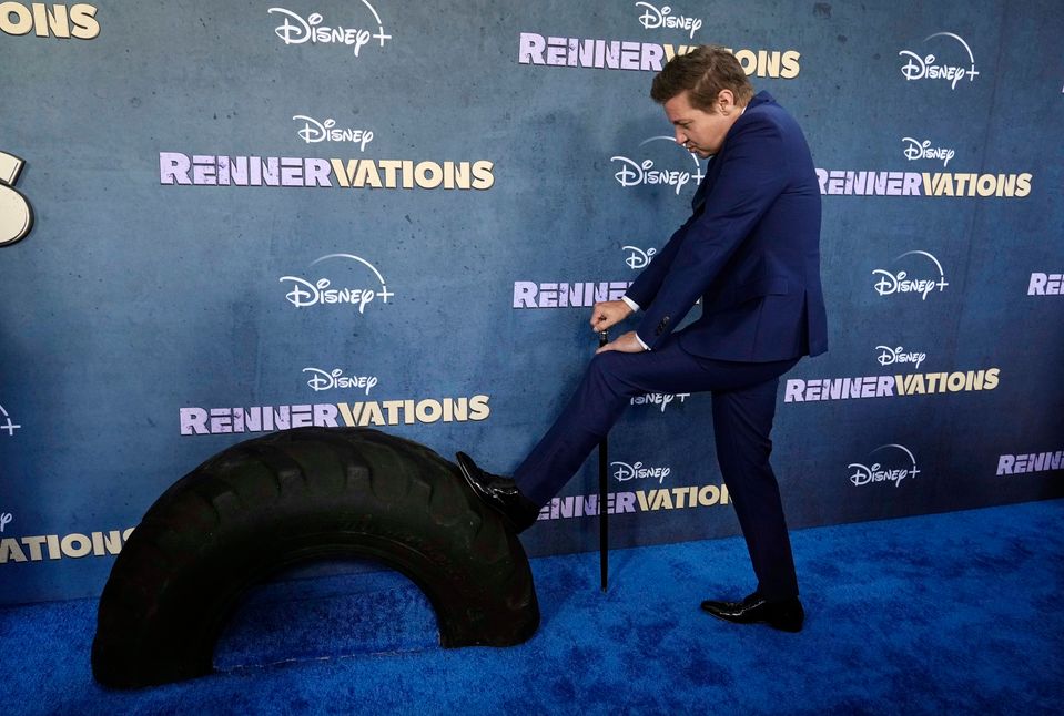 Jeremy Renner na losangelskej premiére Rennervations