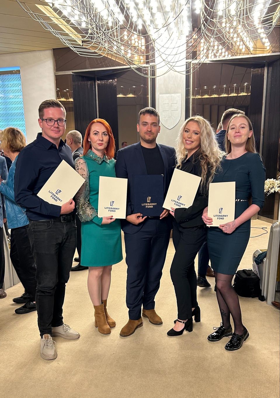 Redaktori Televíznych novín a portálu TVNOVINY.sk získali prestížne ocenenia Literárneho fondu