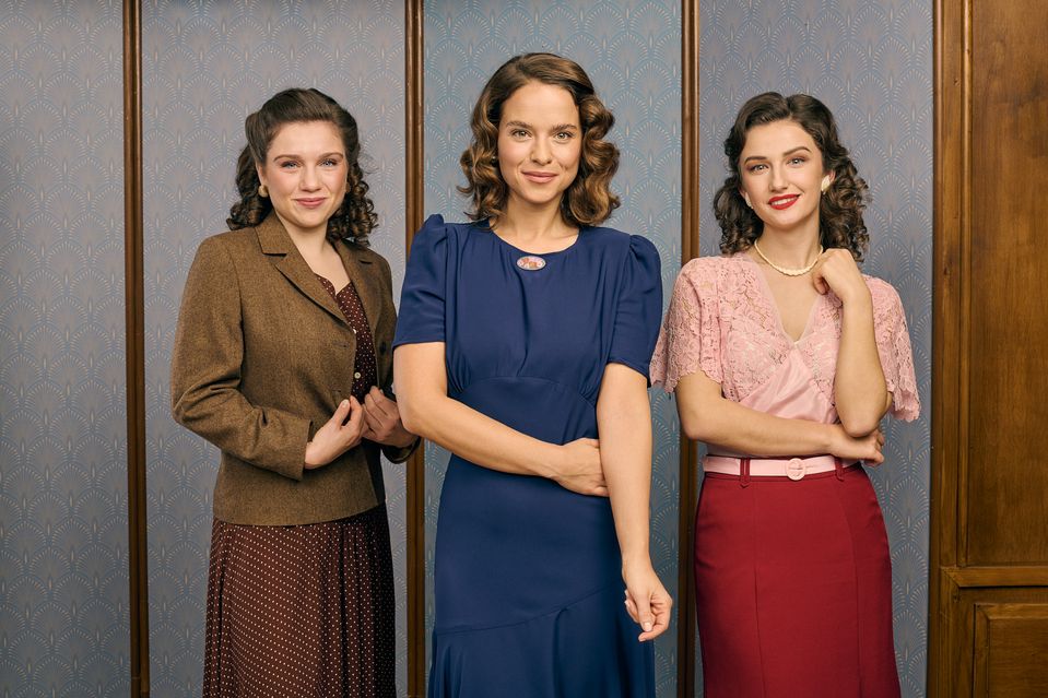 Lesana Krausková, Kristína Svarinská a Petra Dubayová v seriáli Dunaj, k vašim službám