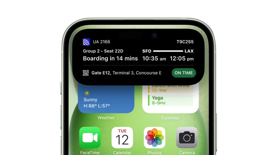 Apple iPhone 15 Dynamic Island.