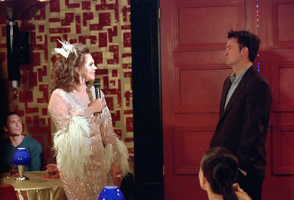 Kathleen Turner a Matthew Perry v sitkome Priatelia (Friends)