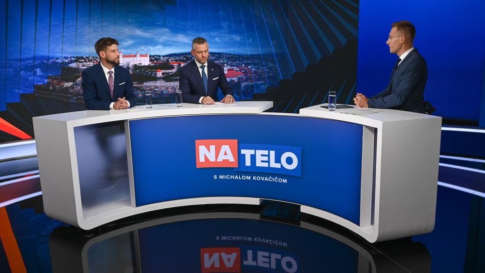 Michal Šimečka, Peter Pellegrini a Michal Kovačič v relácii Na telo