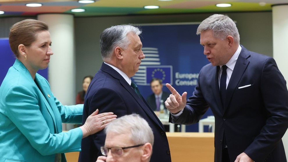 Viktor Orbán počas debaty s Robertom Fiicom