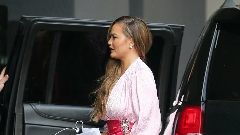 Chrissy Teigen v LA