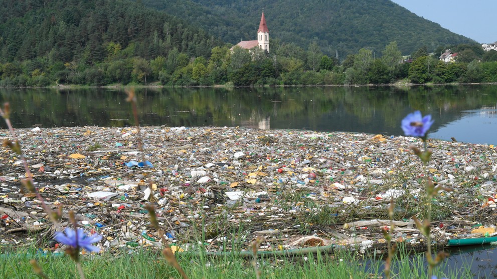 Odpadky v Ružíne.