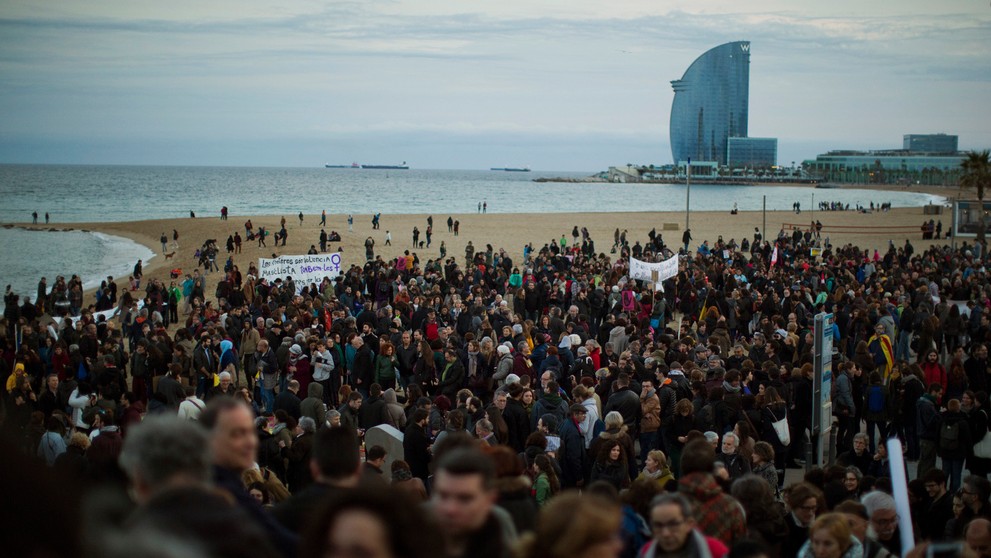 V Barcelone demonštrovali ľudia za lepšie podmienky pre utečencov.