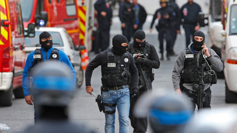 Policajná razia v Saint Denis