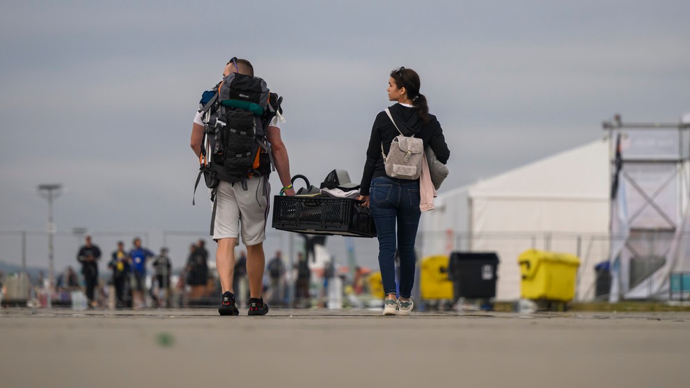 Festival Pohoda po intenzívnej búrke a páde stanu predčasne ukončili.