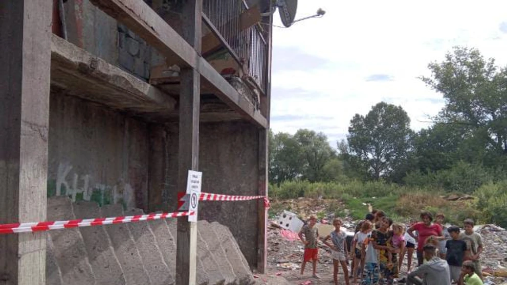 V bytovom dome v Michalovciach sa zrútilo schodisko