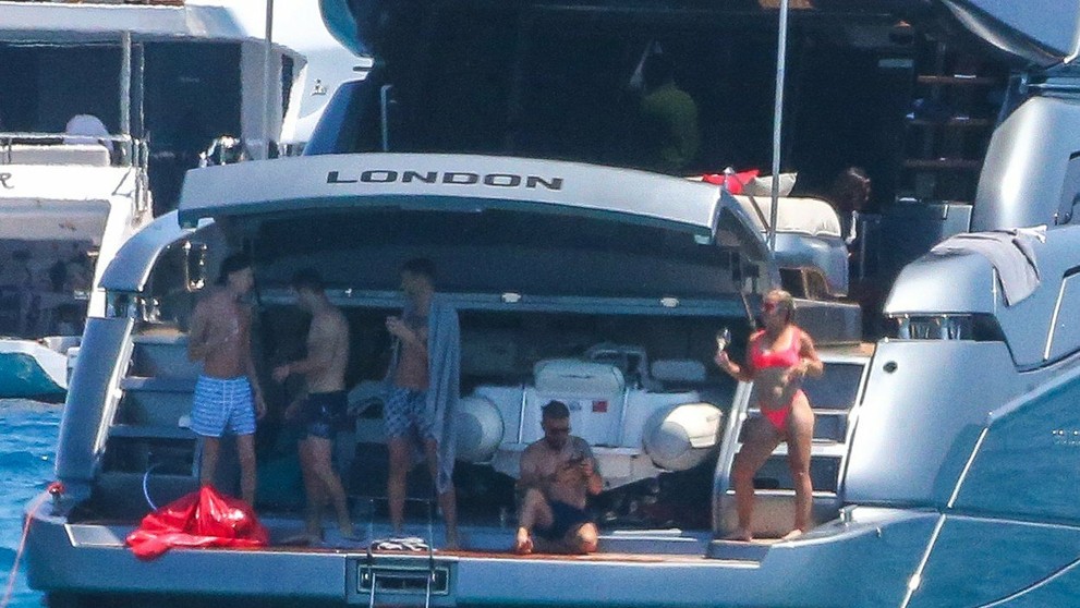 Paparazzi zábery Dominiky Cibulkovej. 