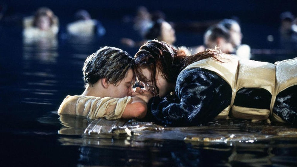 Slávna scéna z filmu Titanic.