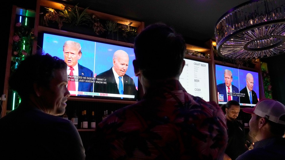 Trump s Bidenom sa stretli v prvej debate.