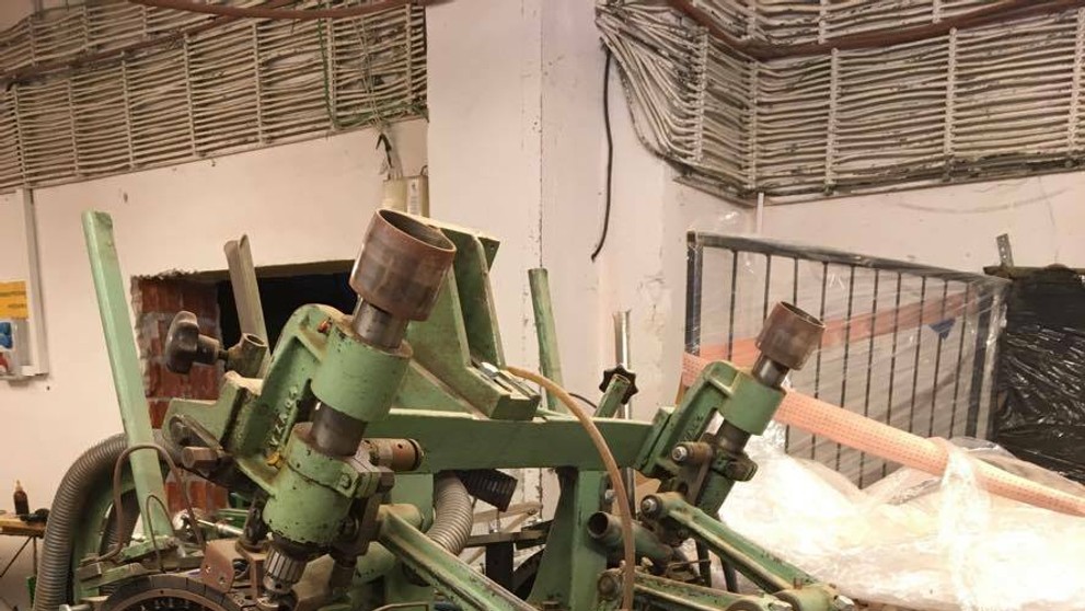 Stroj na výrobu drevených kefiek