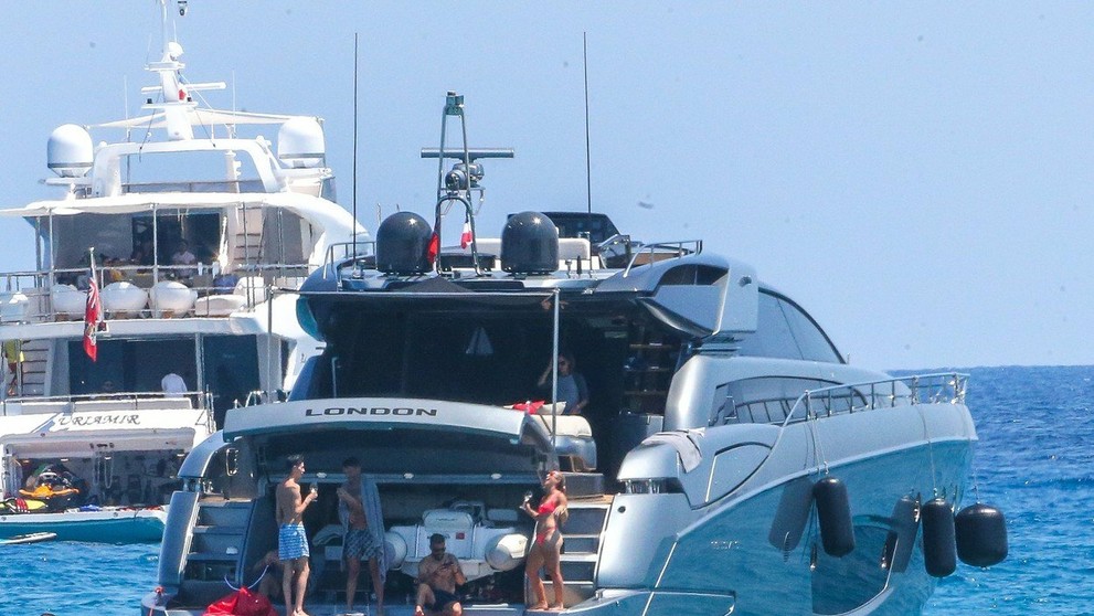 Paparazzi zábery Dominiky Cibulkovej. 